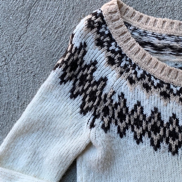 H&M Crewneck Wool-Like Christmas Sweater - Size 2 - Picture 3 of 7